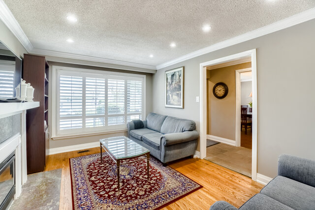 38 Academy Road, North York - photo 6