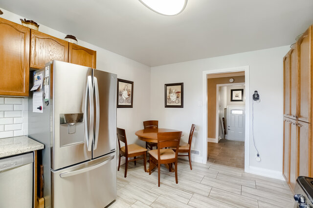 38 Academy Road, North York - photo 17