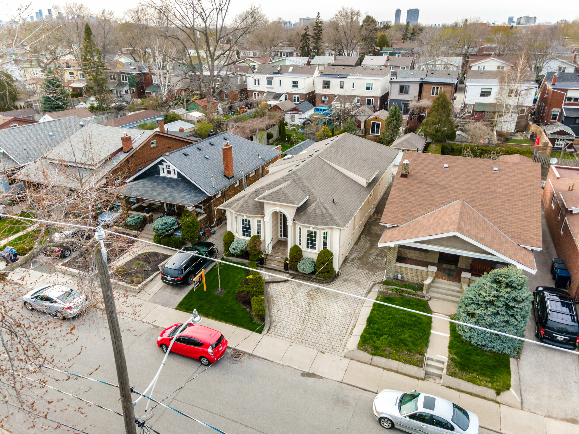 316 Strathmore Boulevard, Toronto Realmedia Tours