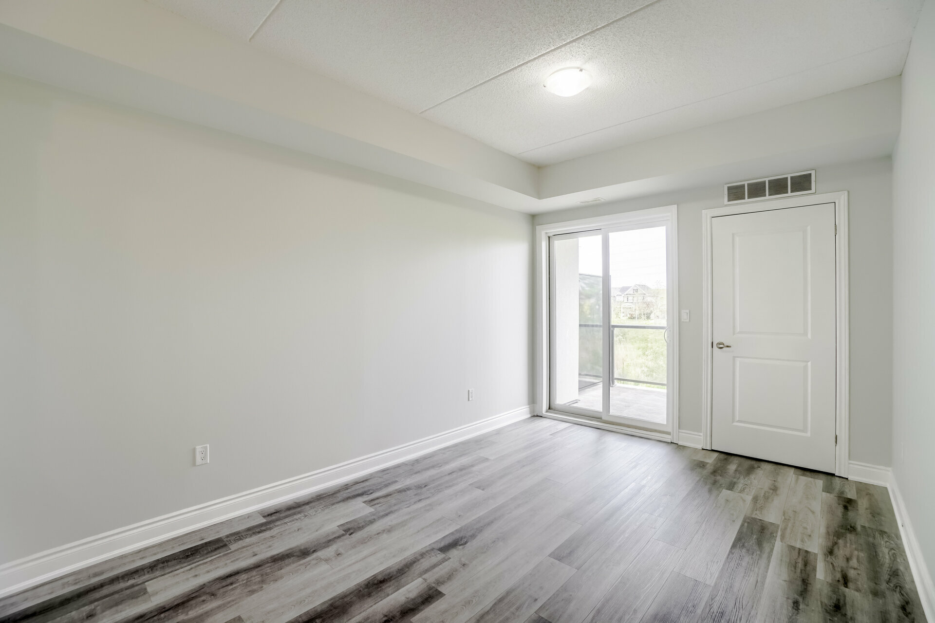 #105-640 Sauve Street, Milton - photo 8
