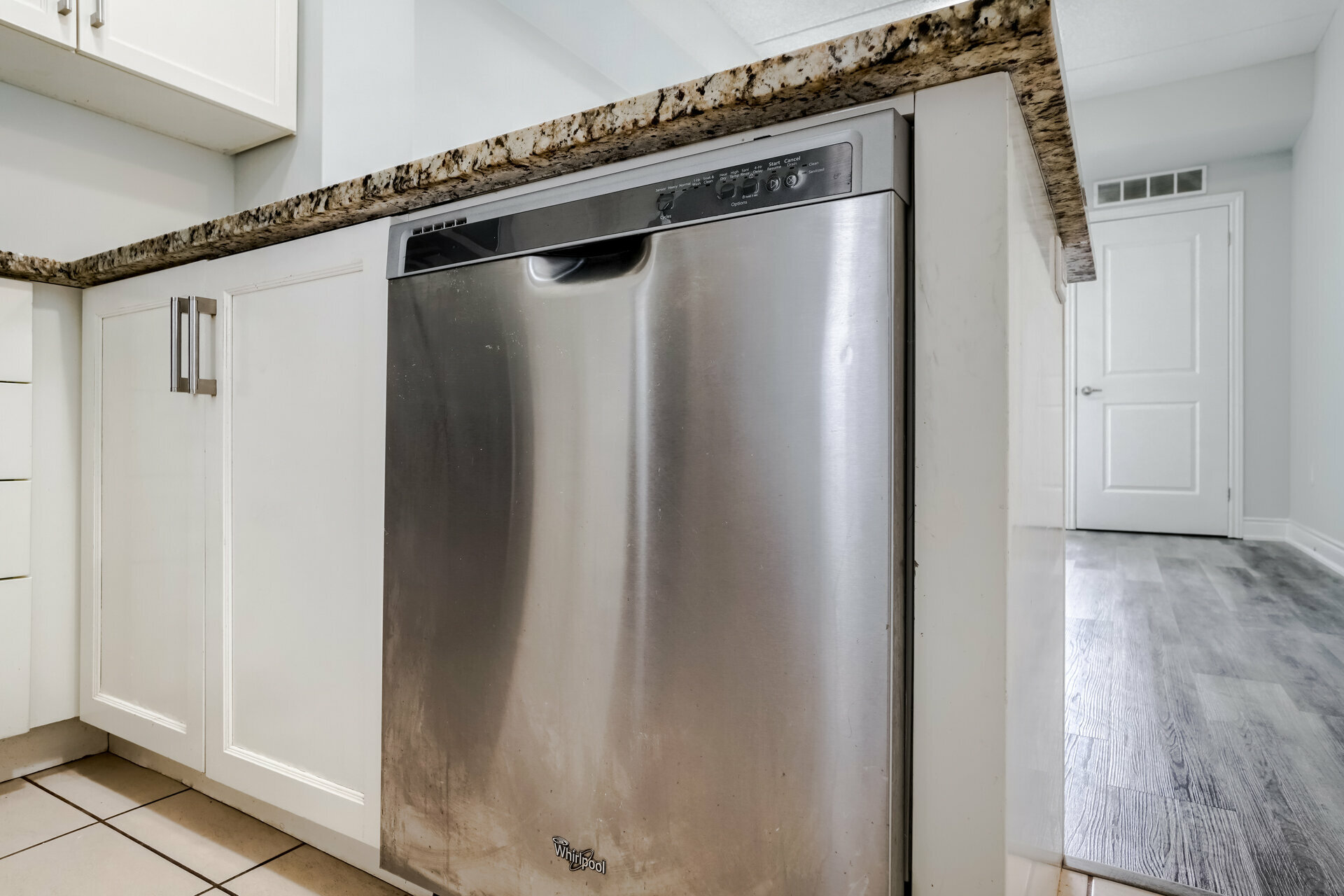 #105-640 Sauve Street, Milton - photo 14