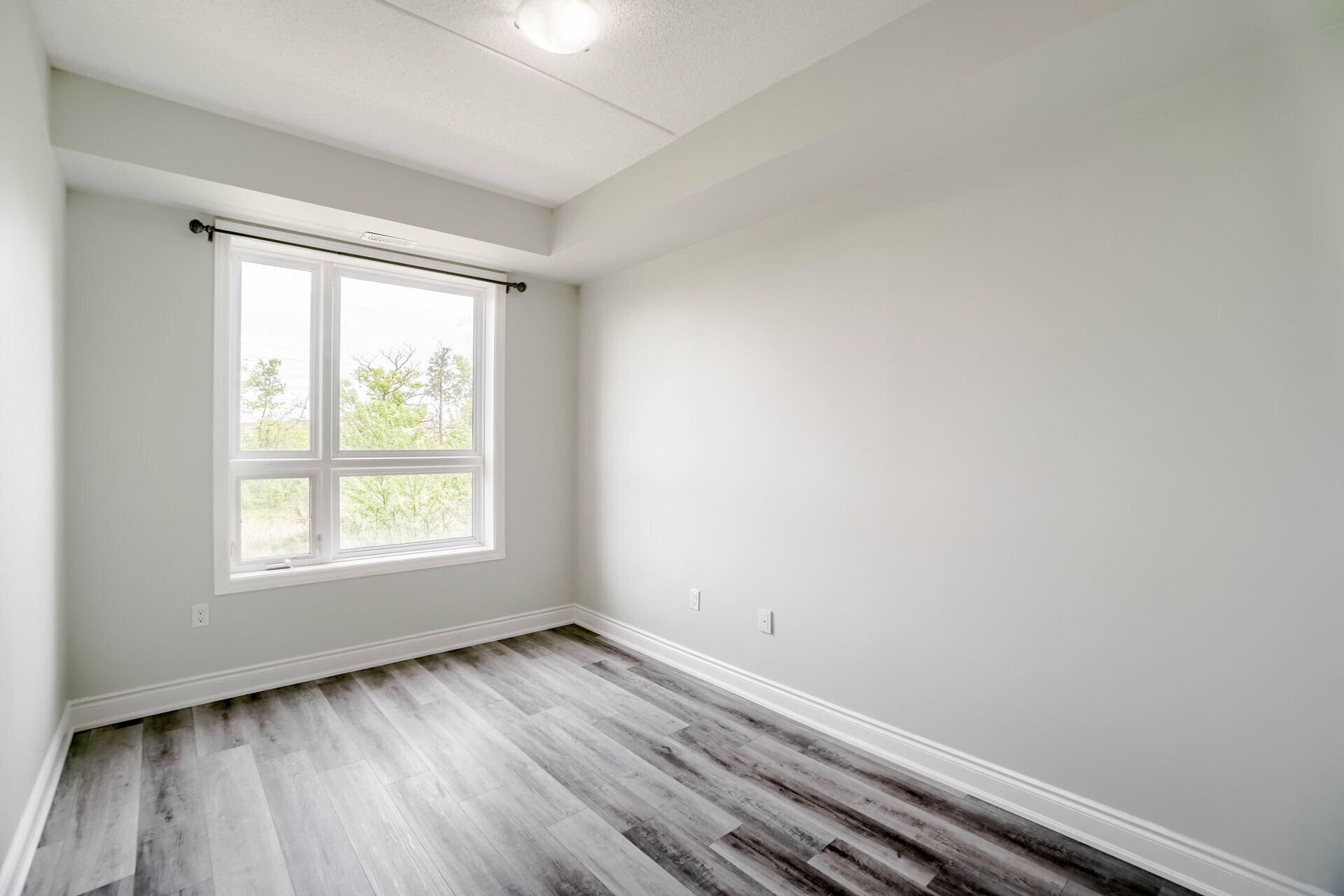 #105-640 Sauve Street, Milton - photo 15