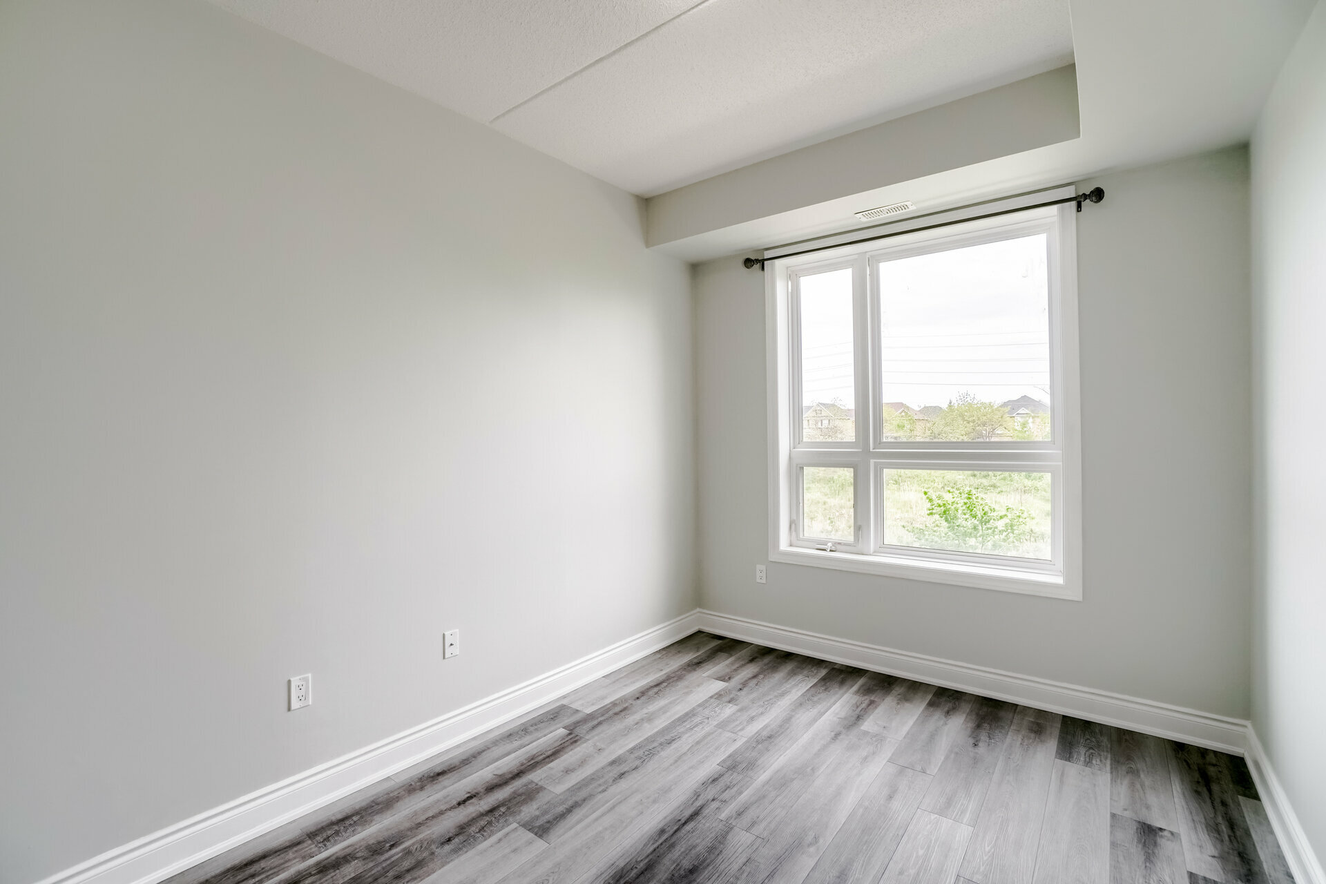 #105-640 Sauve Street, Milton - photo 16