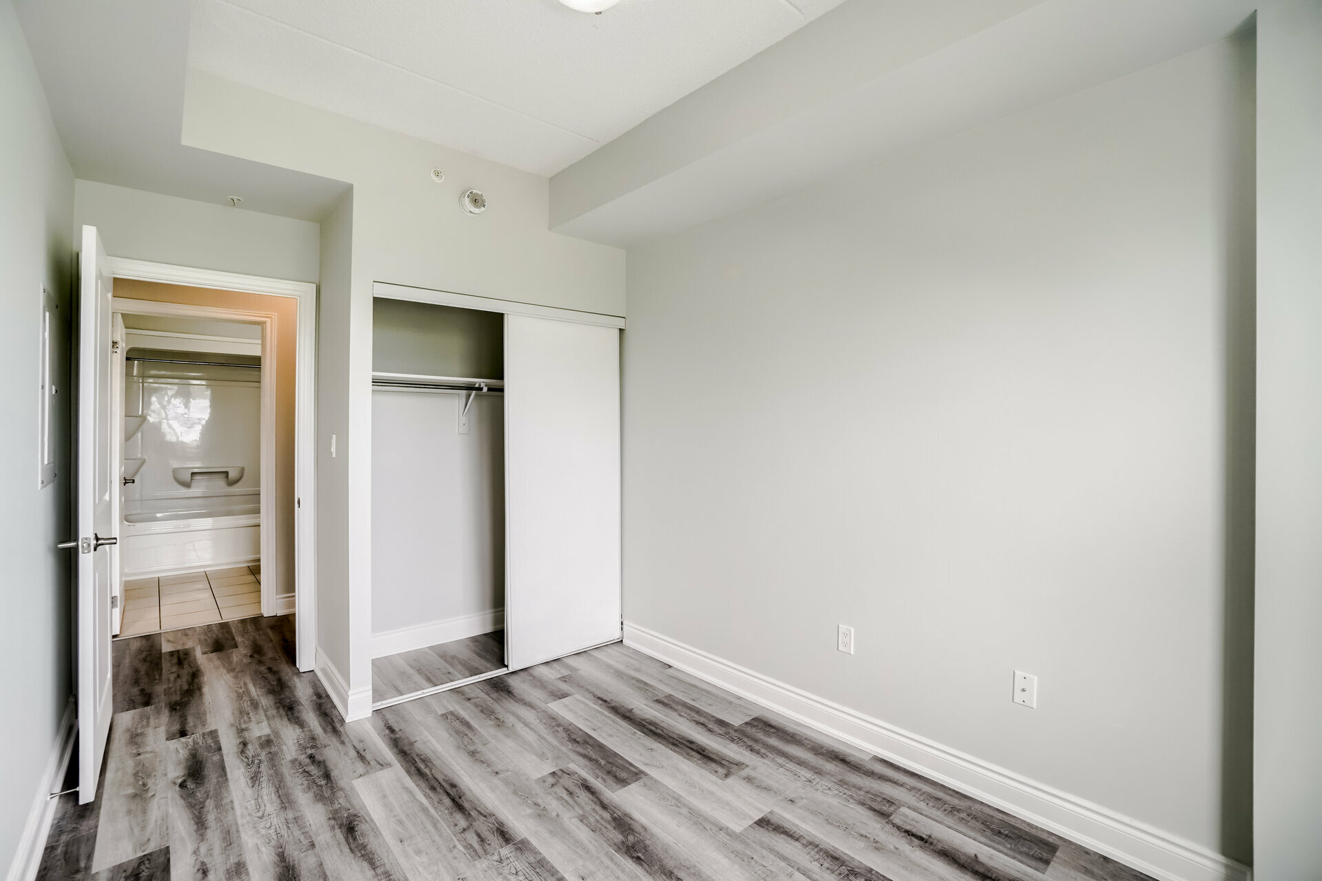 #105-640 Sauve Street, Milton - photo 23