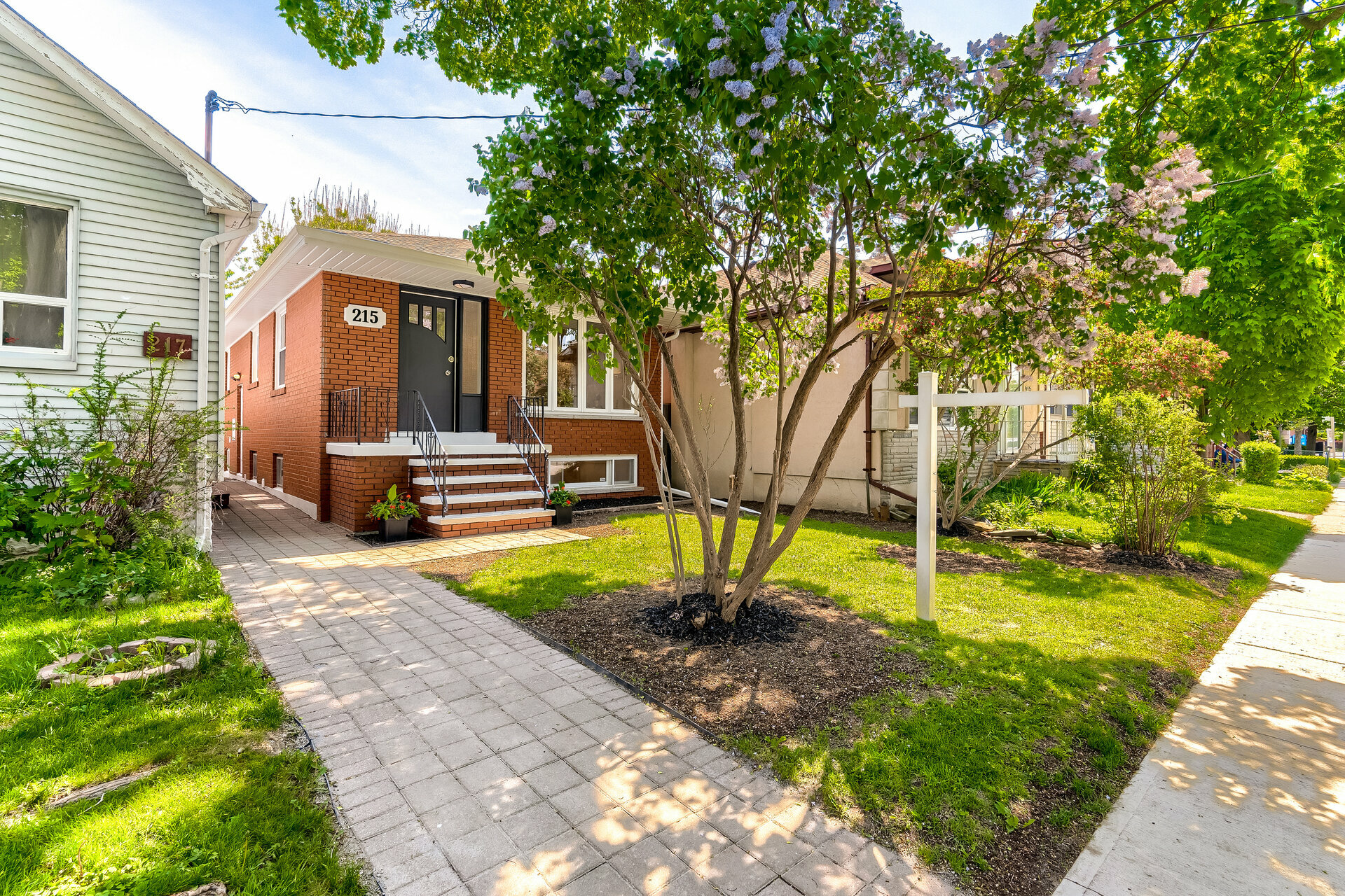 215 Sixth Street, Etobicoke Realmedia Tours