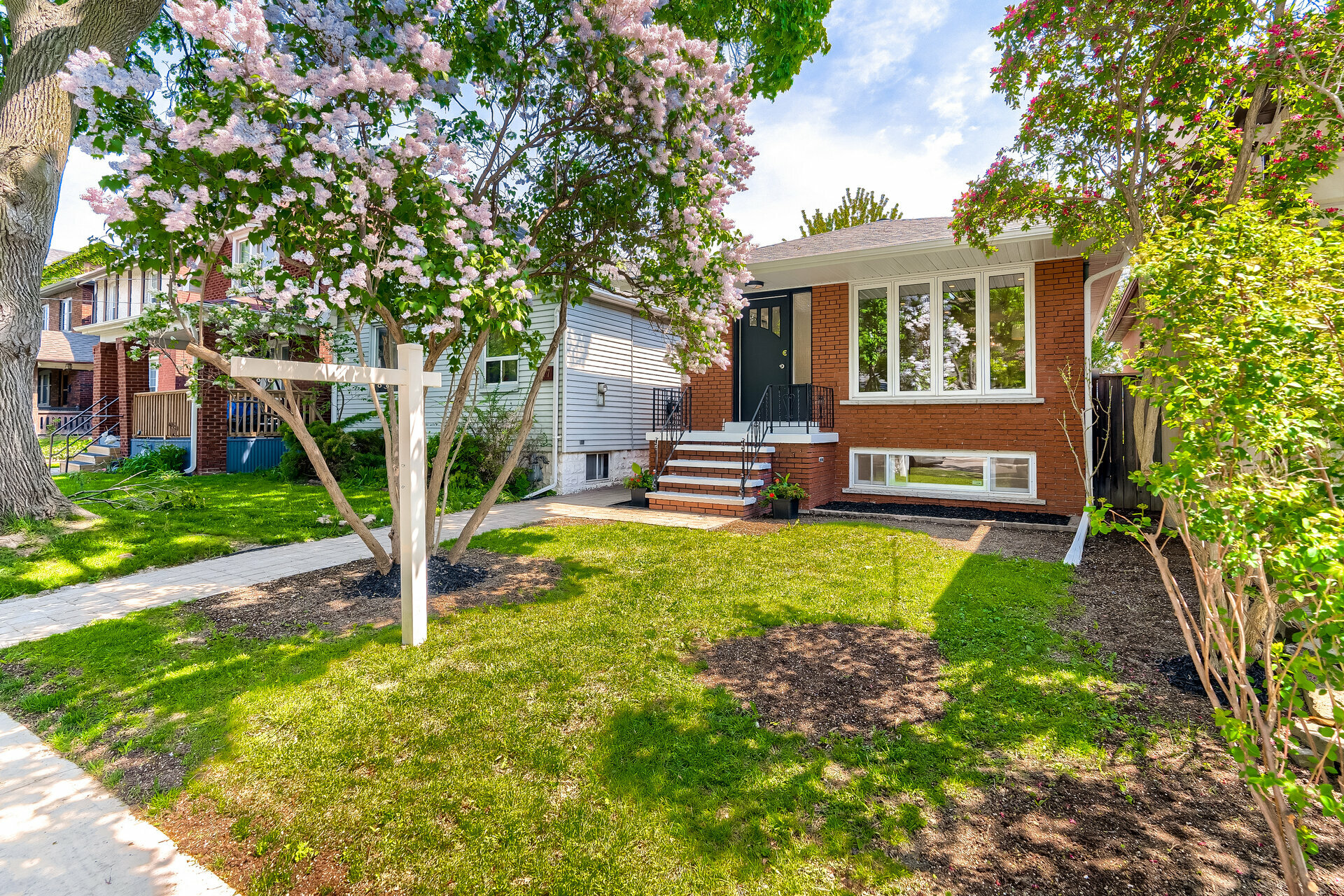 215 Sixth Street, Etobicoke Realmedia Tours