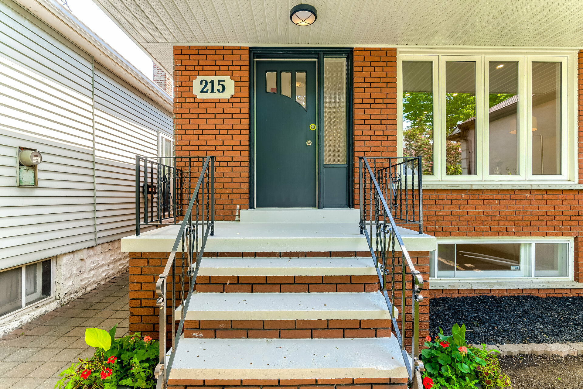 215 Sixth Street, Etobicoke Realmedia Tours