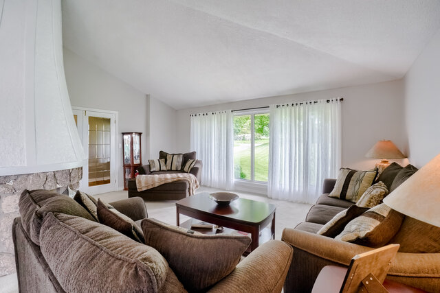 6375 17th Sideroad, King - photo 19