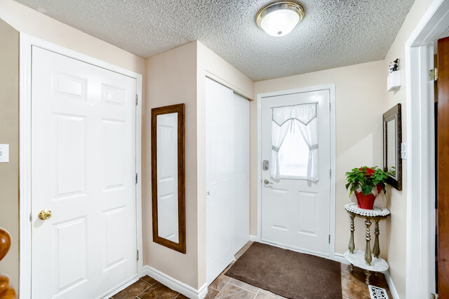 632 Canfield Place, Shelburne - photo 5