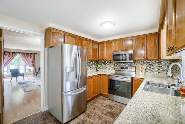 632 Canfield Place, Shelburne - photo 10