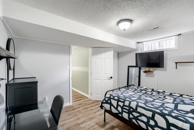 632 Canfield Place, Shelburne - photo 37