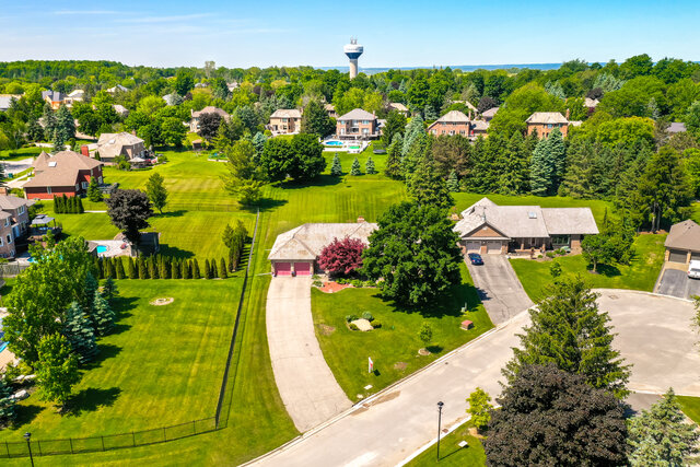 14 Dobson Court, Nobleton - photo 1