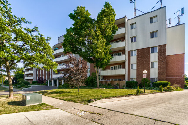 #201-2485 Woking Crescent, Mississauga - photo 1