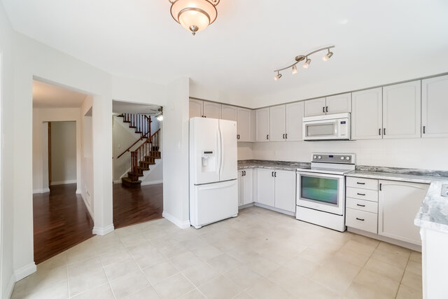 17 Drake Drive, Barrie - photo 18