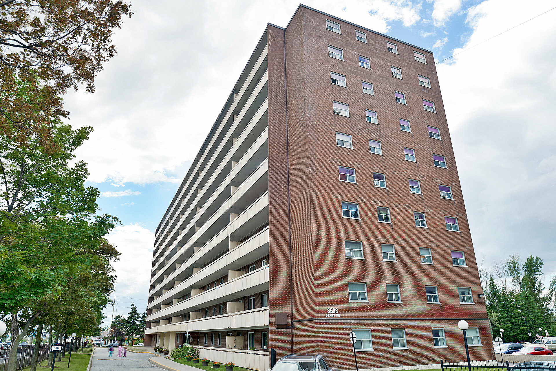 2083533 Derry Road East, Mississauga Realmedia Tours