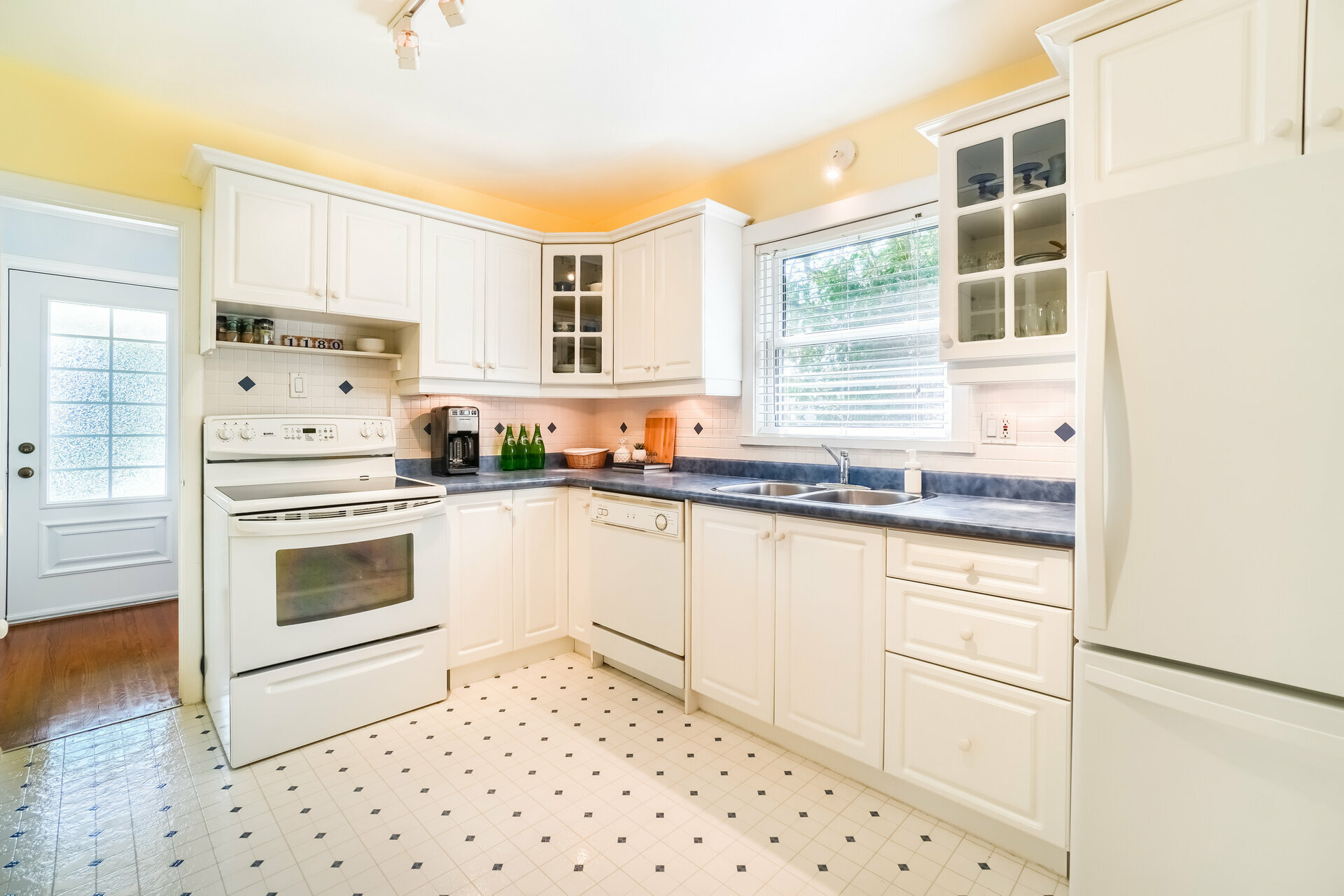 1180 Kipling Avenue, Etobicoke - photo 22