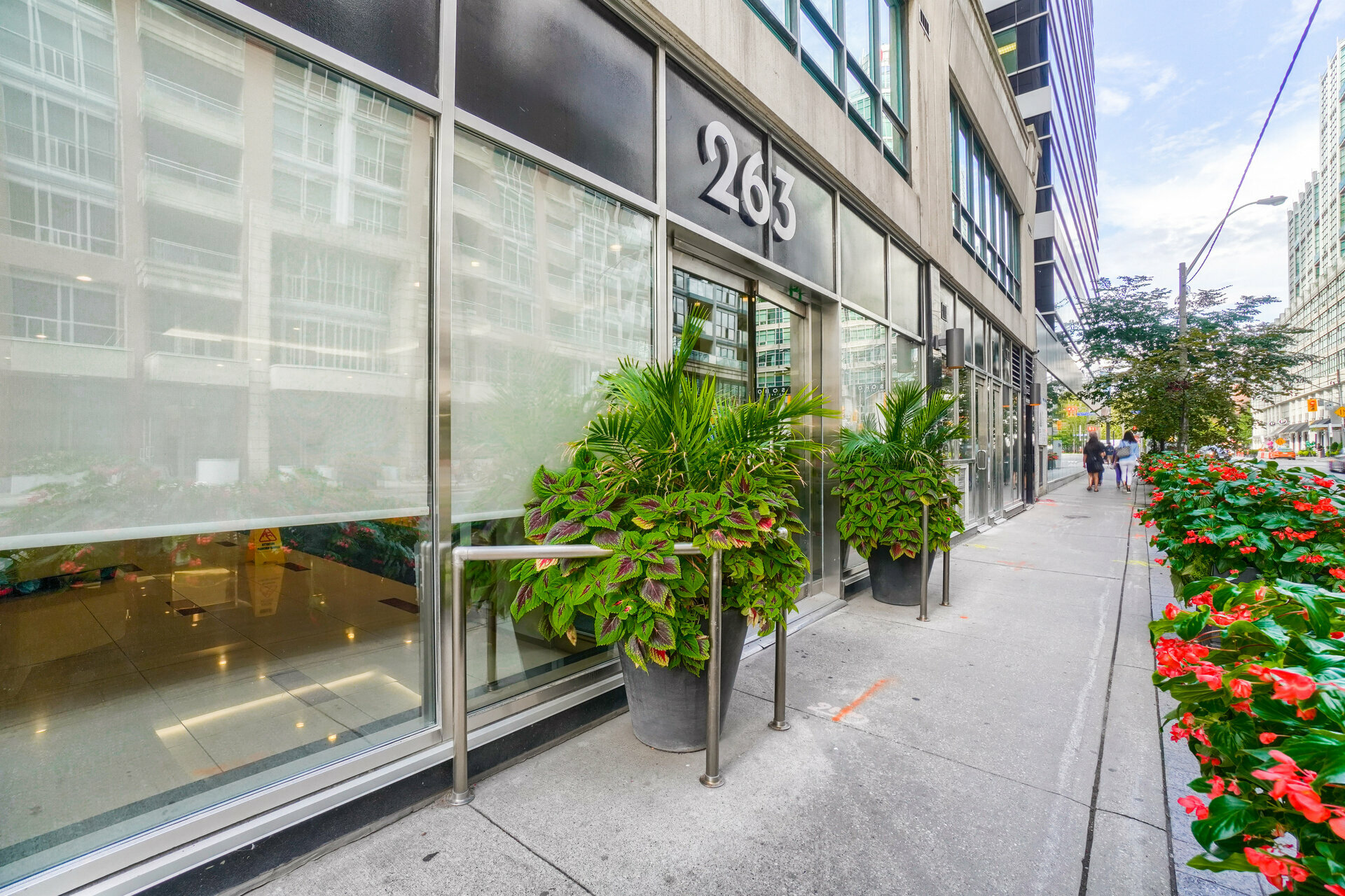 #1101-263 Wellington Street West, Toronto - photo 4