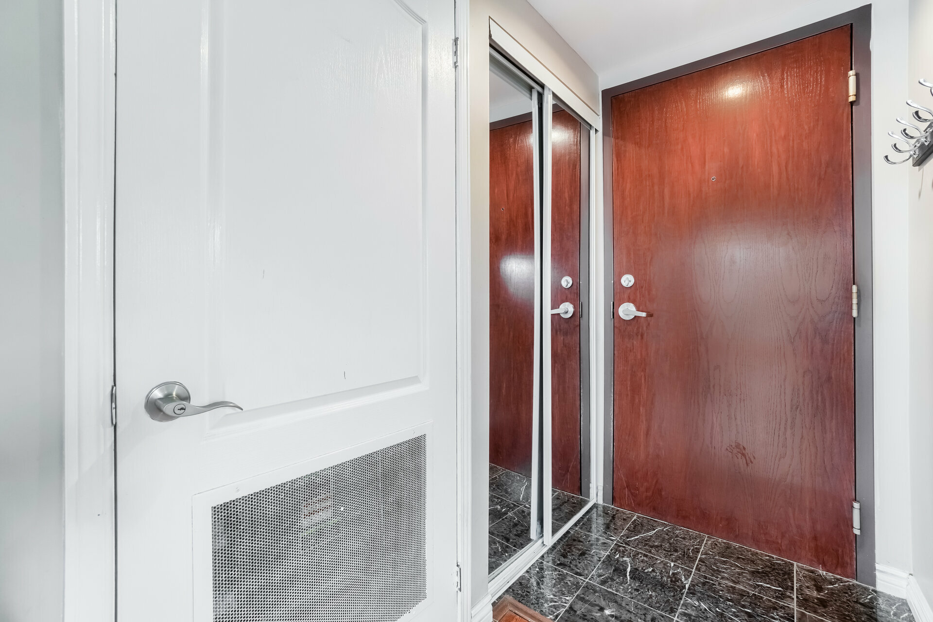#1101-263 Wellington Street West, Toronto - photo 9