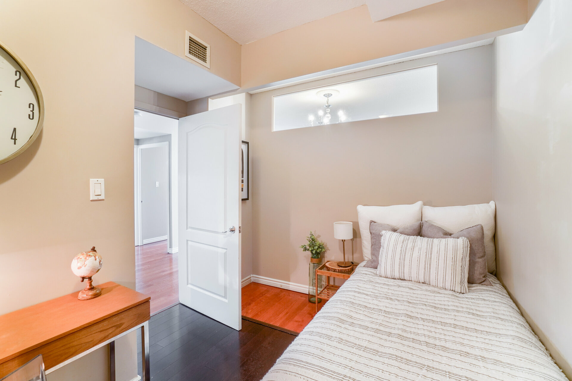 #1101-263 Wellington Street West, Toronto - photo 25