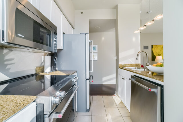 #201-81 Navy Wharf Court, Toronto - photo 18