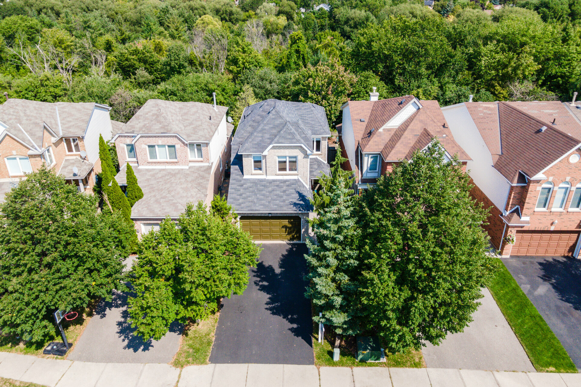 32 Furrows End by Andrew Williams