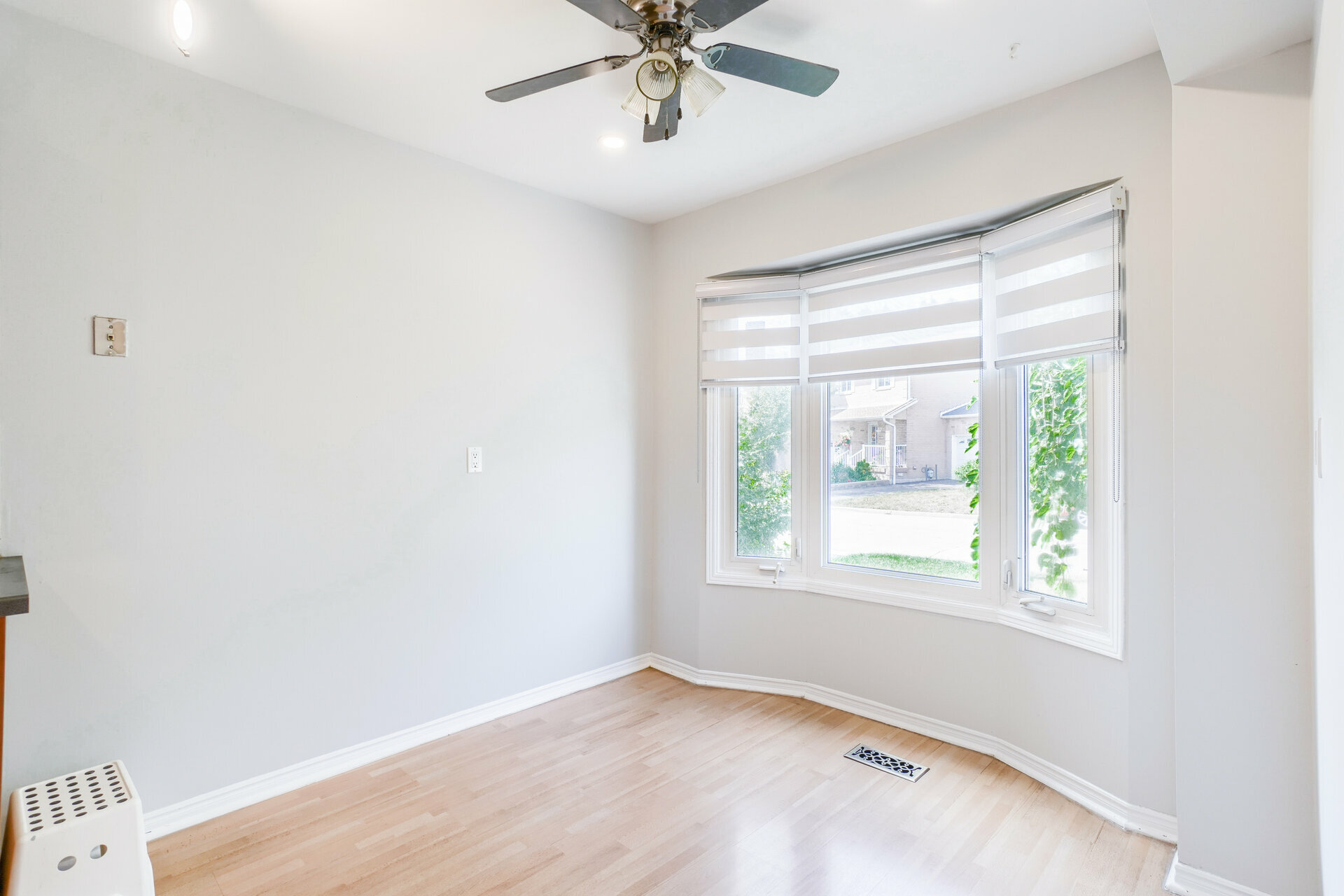 358 Royal Mason Court, Mississauga - photo 7