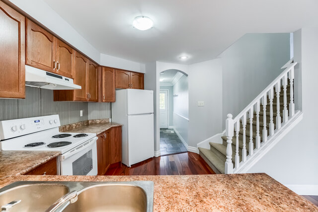 736 Paris Boulevard, Waterloo - photo 9