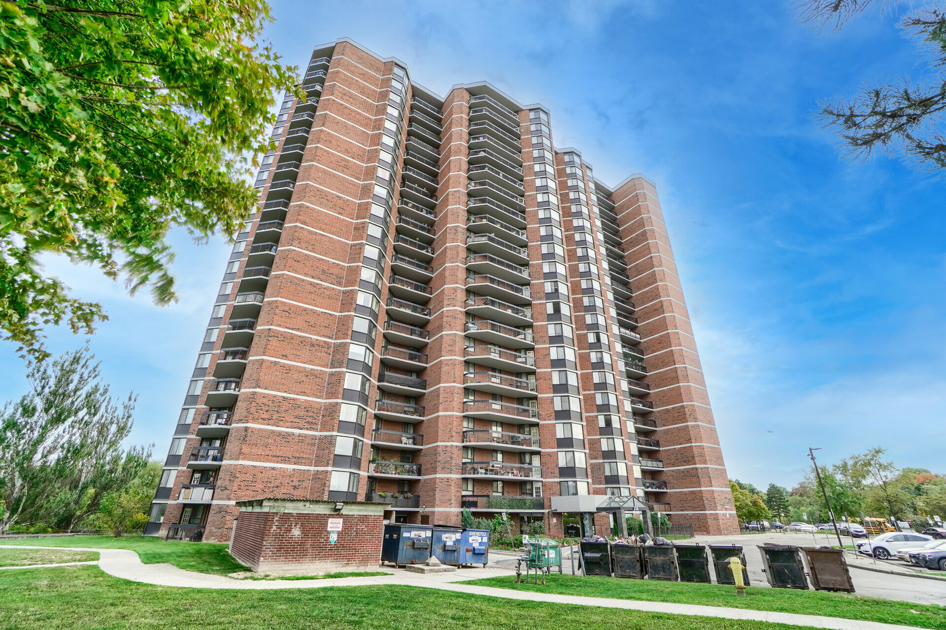 #104-236 Albion Road, Etobicoke – Realmedia Tours