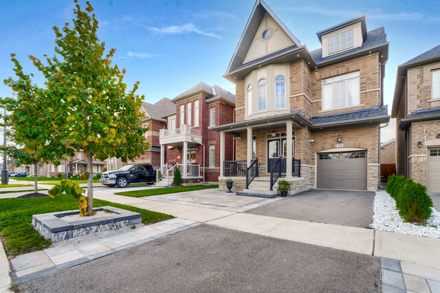 202 Mactier Drive, Kleinburg - photo 2