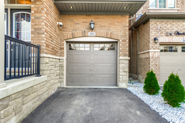 202 Mactier Drive, Kleinburg - photo 7