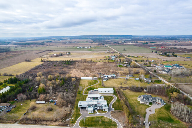 4490 Henderson Road, Milton - photo 1