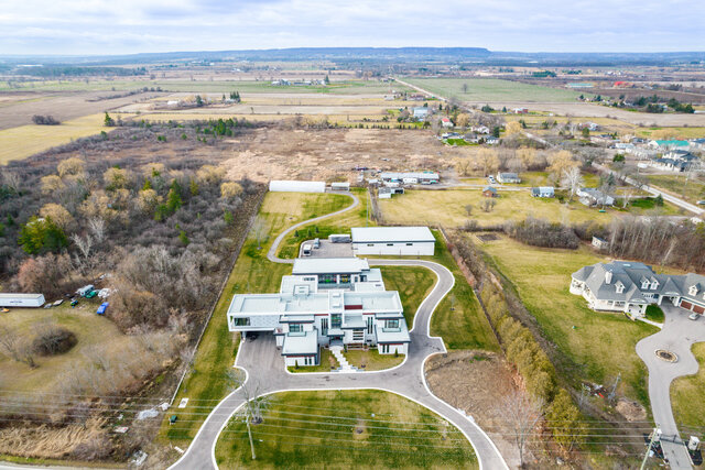4490 Henderson Road, Milton - photo 2