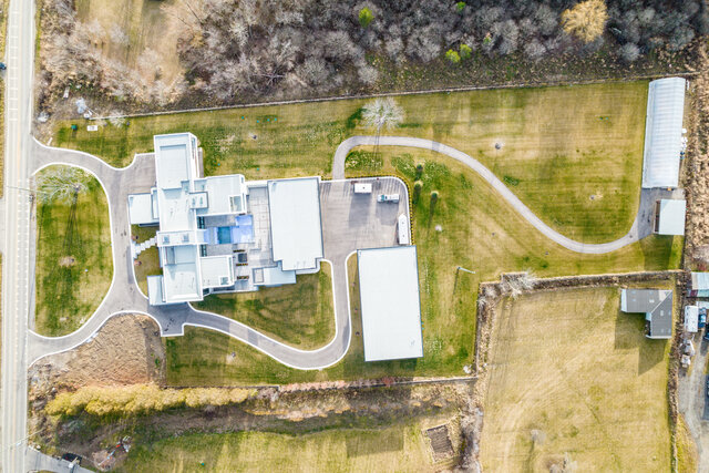 4490 Henderson Road, Milton - photo 5