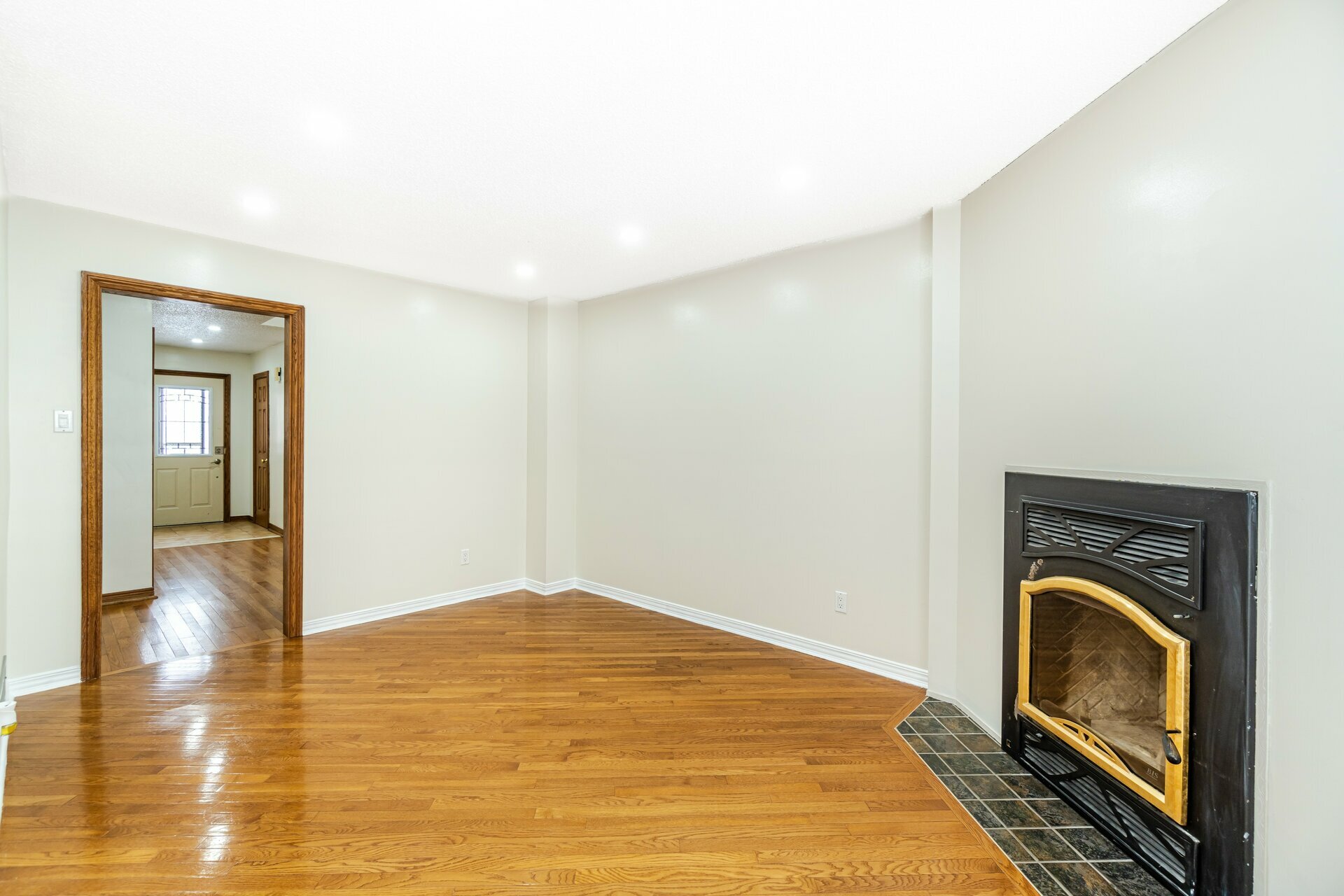 12 Wheatfield Road, Brampton - photo 8