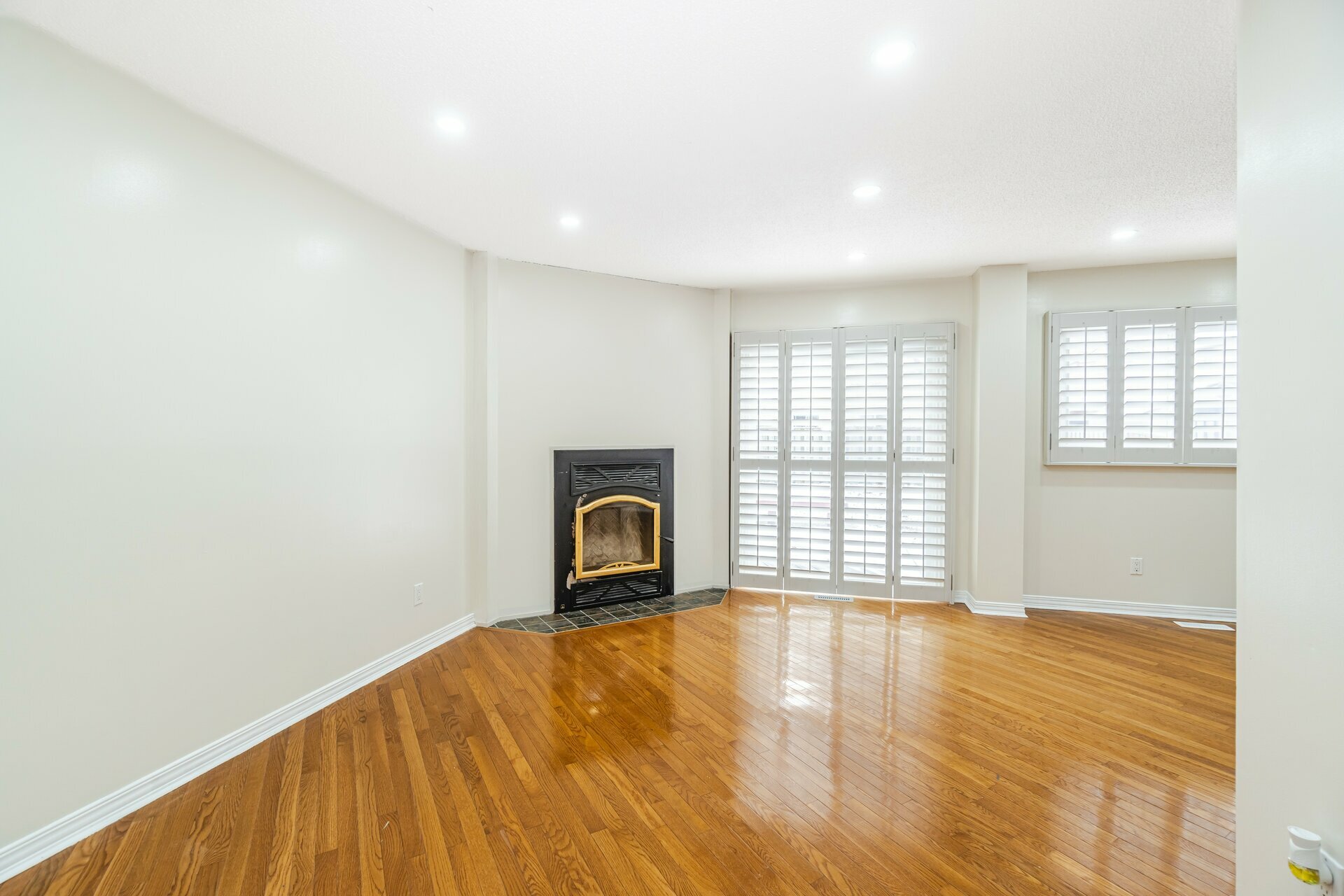 12 Wheatfield Road, Brampton - photo 9