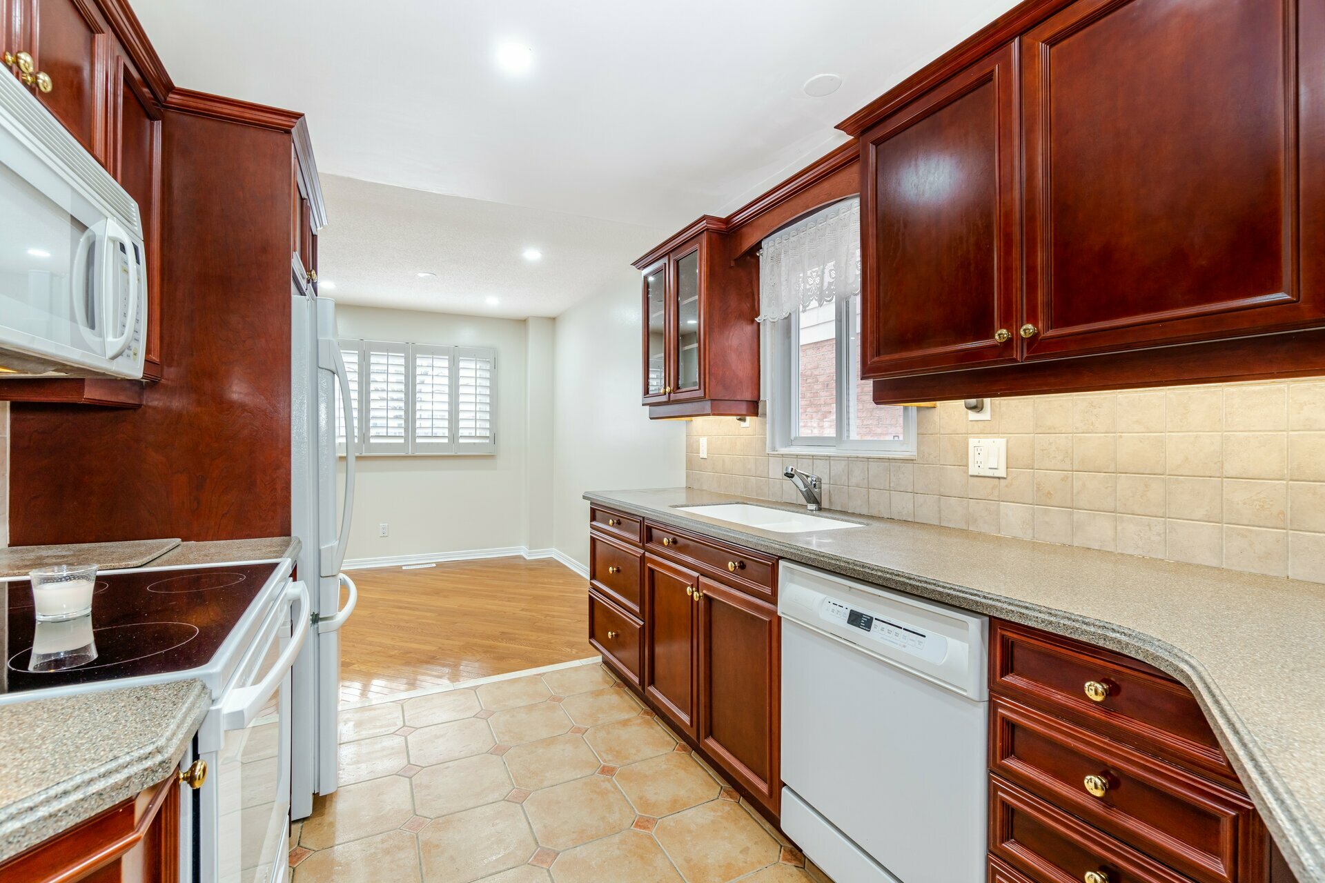 12 Wheatfield Road, Brampton - photo 16