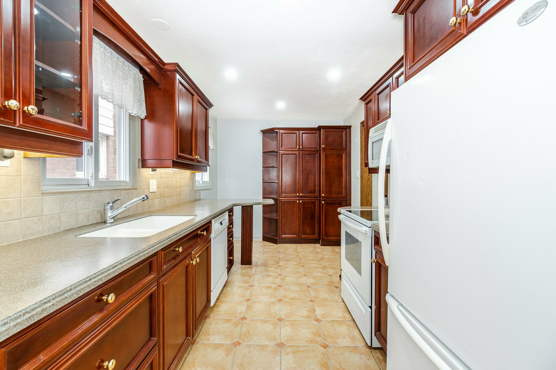 12 Wheatfield Road, Brampton - photo 17