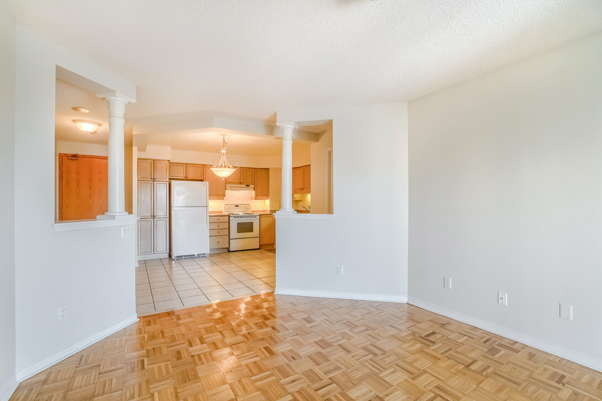 4107373 Martin Grove Road, Woodbridge Realmedia Tours