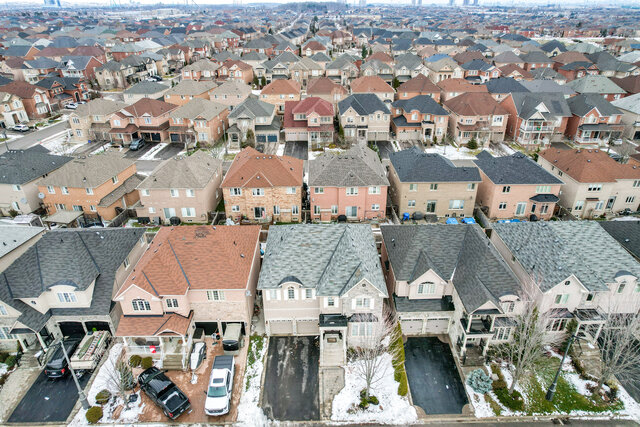 51 Silvestre Avenue, Vaughan - photo 1