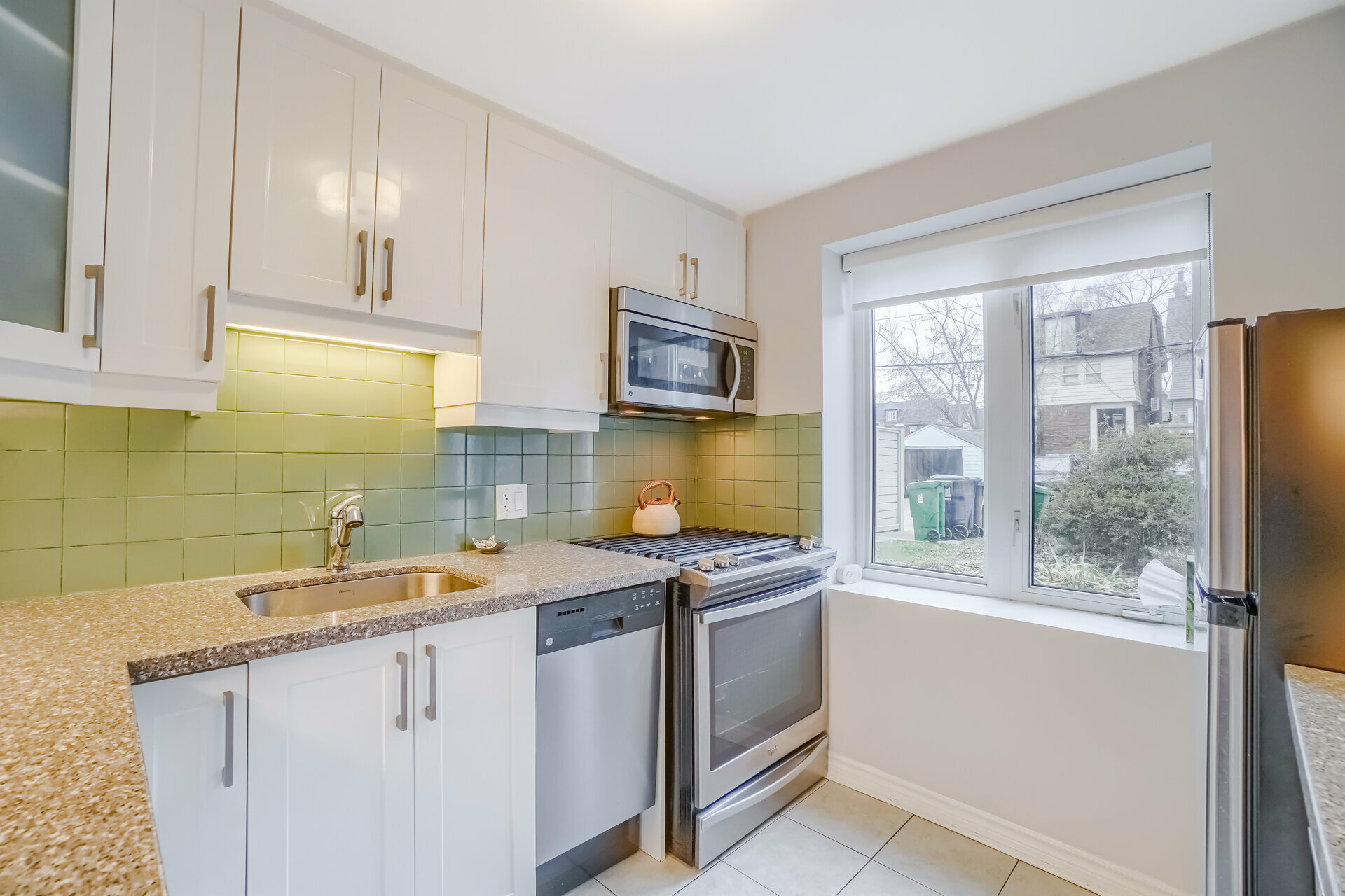 118 Mavety Street, Toronto - photo 12