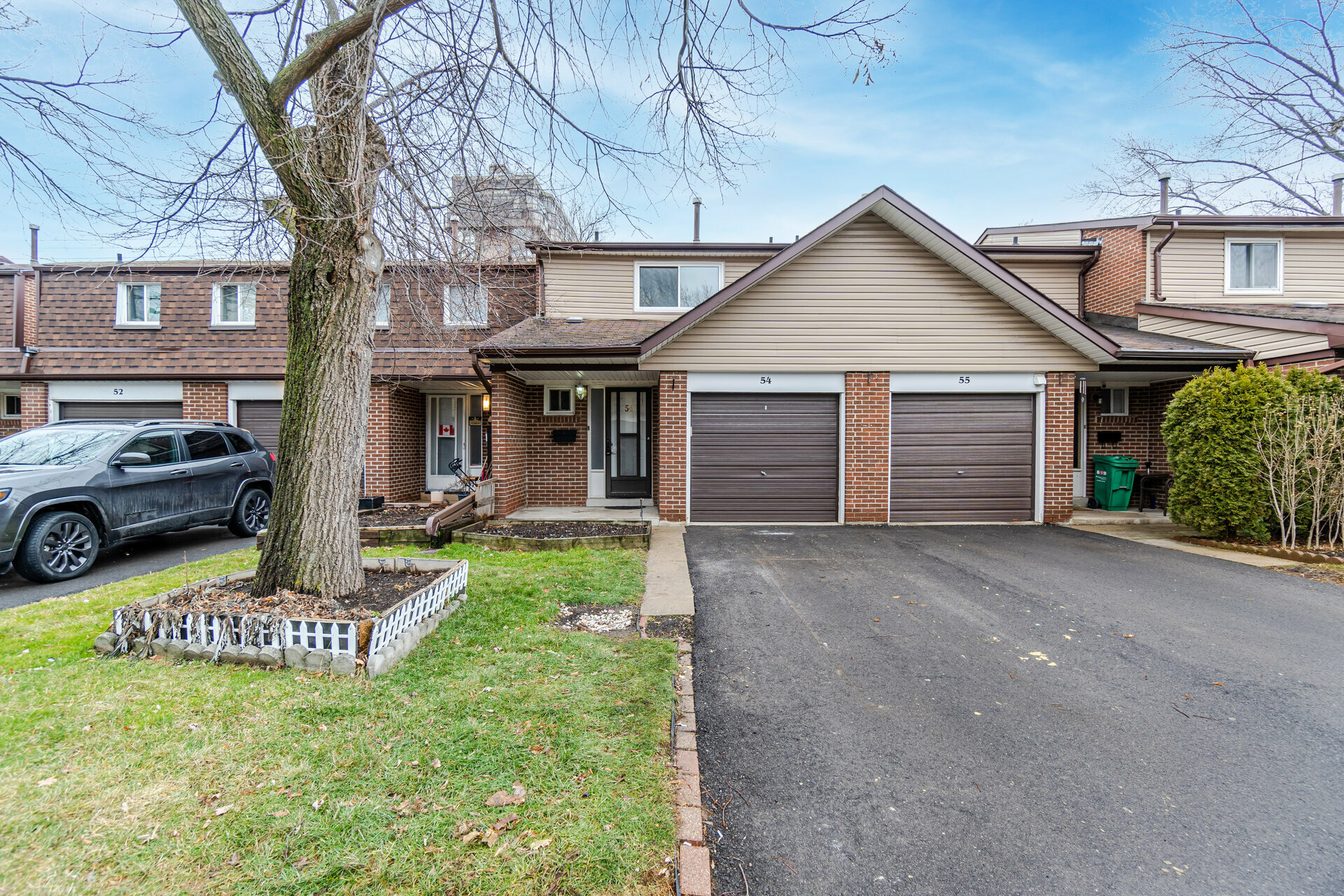 543025 Cedarglen Gate by Tom Pobojewski