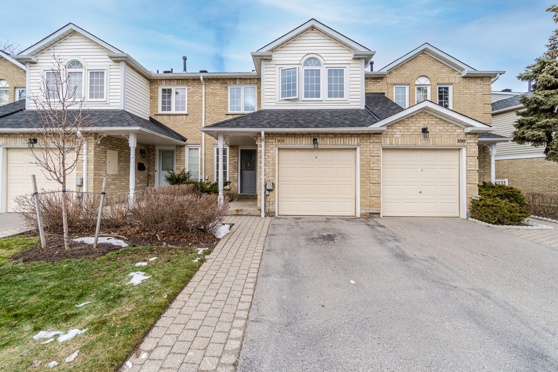 102 Heathcliffe Square, Brampton - photo 2