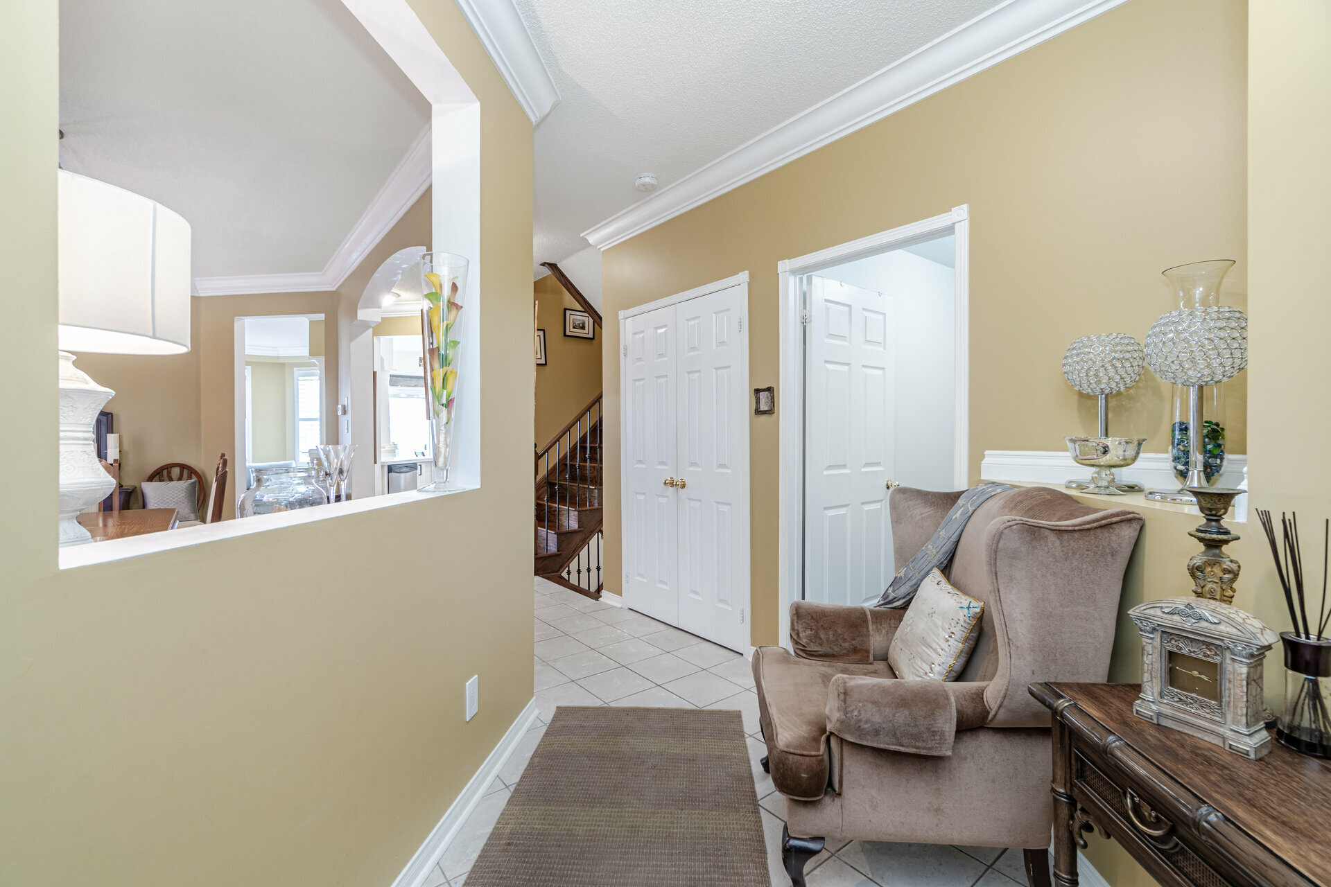 382 Cranston Park Avenue, Maple Realmedia Tours