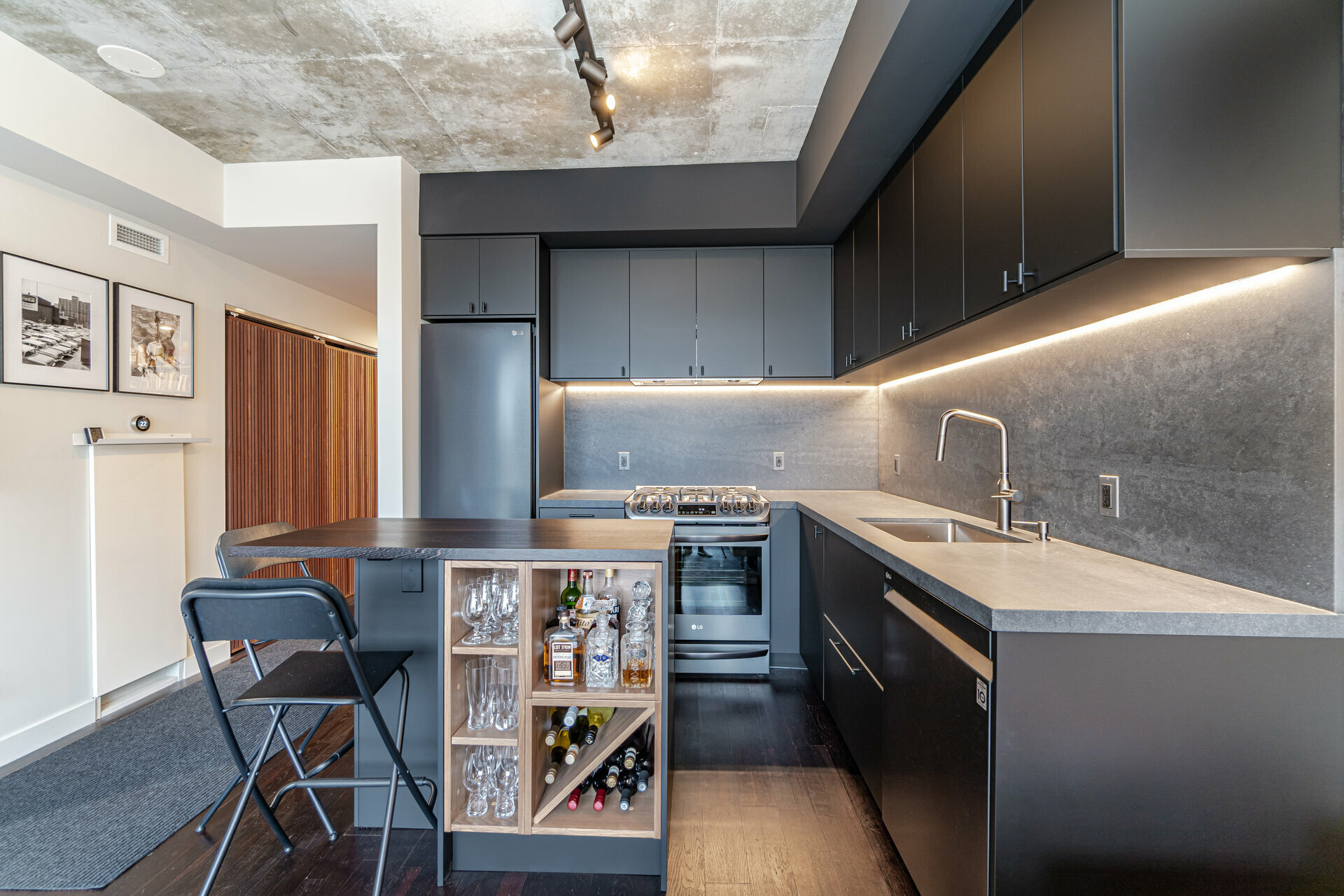 2625627