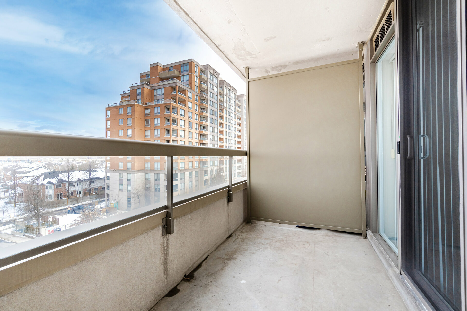#515-19 Northern Heights Drive by Modern Solution