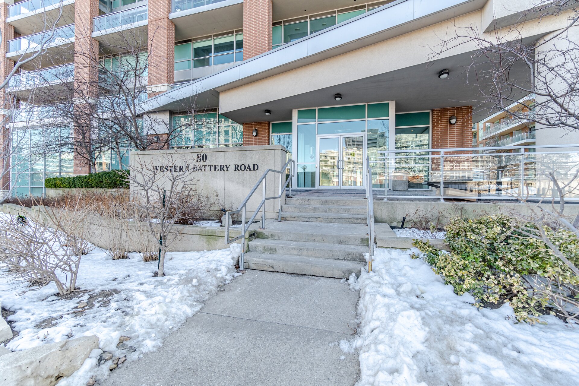 #2104-80 Western Battery Road, Toronto - photo 4