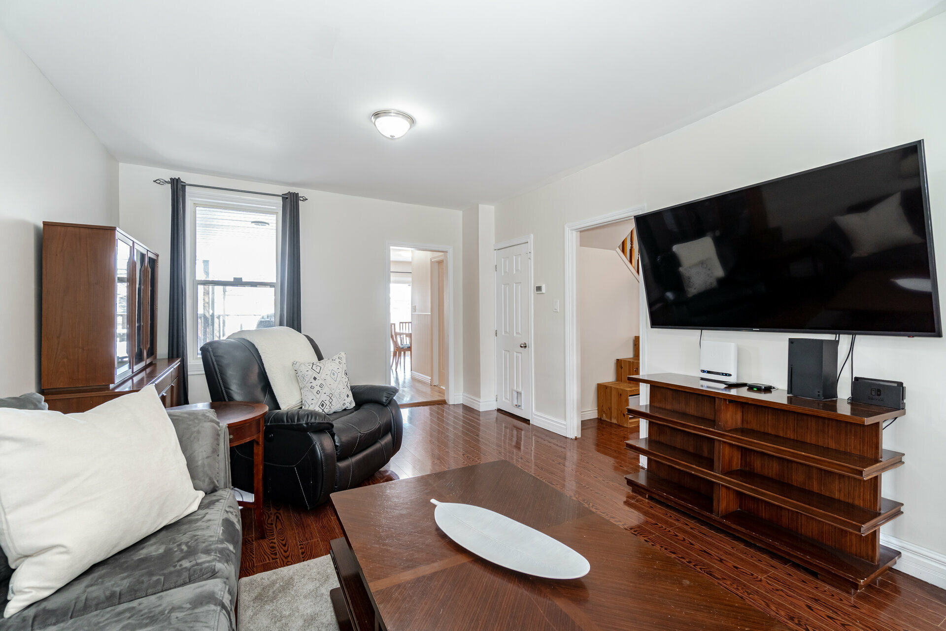 93 Huxley Avenue North, Hamilton Realmedia Tours