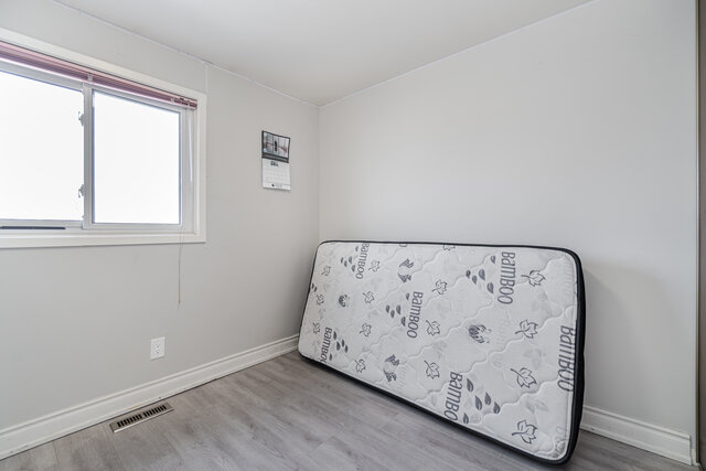 102 Courtleigh Square, Brampton - photo 24