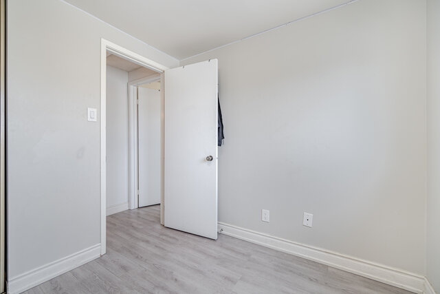 102 Courtleigh Square, Brampton - photo 25
