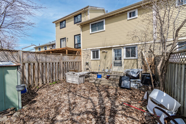 102 Courtleigh Square, Brampton - photo 35